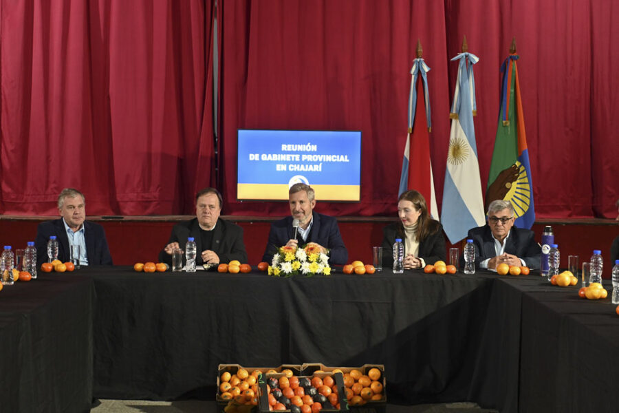El gobernador encabezó una nueva reunión de gabinete conjunto en Chajarí