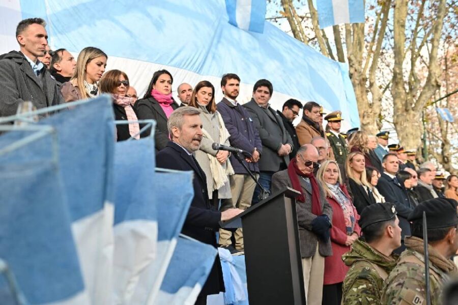 Frigerio presidió el acto por el Día de la Independencia en Gualeguaychú