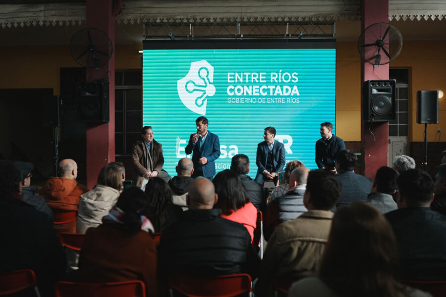 Frigerio presentó Entre Ríos Conectada en Diamante