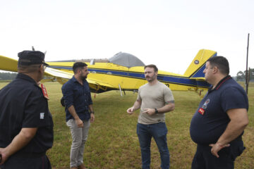 Azcué presidió reunión del comité de emergencia que estableció el protocolo de acción del avión hidrante