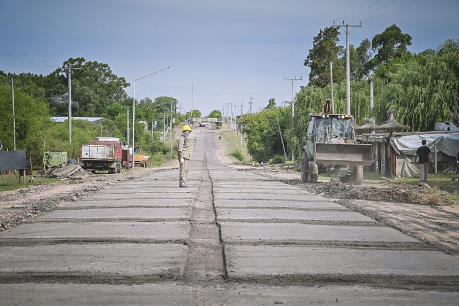 Frigerio garantizó que se continuarán licitando y adjudicando obras en las rutas provinciales, al re