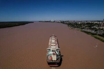 (Vía Navegable del río Paraná) Piden la pronta pronta licitación del dragado y balizamiento de la Hidrovía