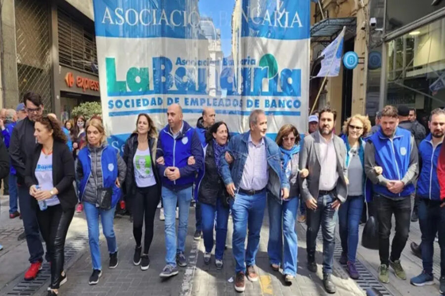 (Mención a Entre Ríos) La Bancaria comienza un plan de acción contra cuatro entidades financieras