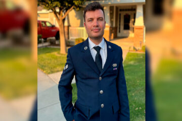 (Es entrerriano) Se resistía a emigrar, su novia lo anotó en un sorteo y ganó la “green card”: de la licenciatura a la vida militar