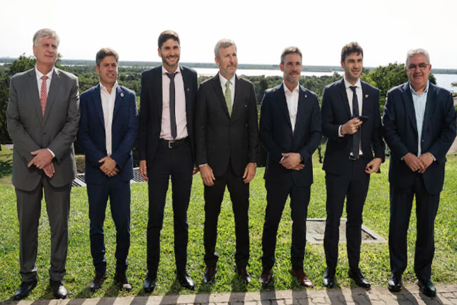 Contrapunto entre Kicillof y Frigerio por críticas al gobierno de Milei durante una cumbre de gobernadores