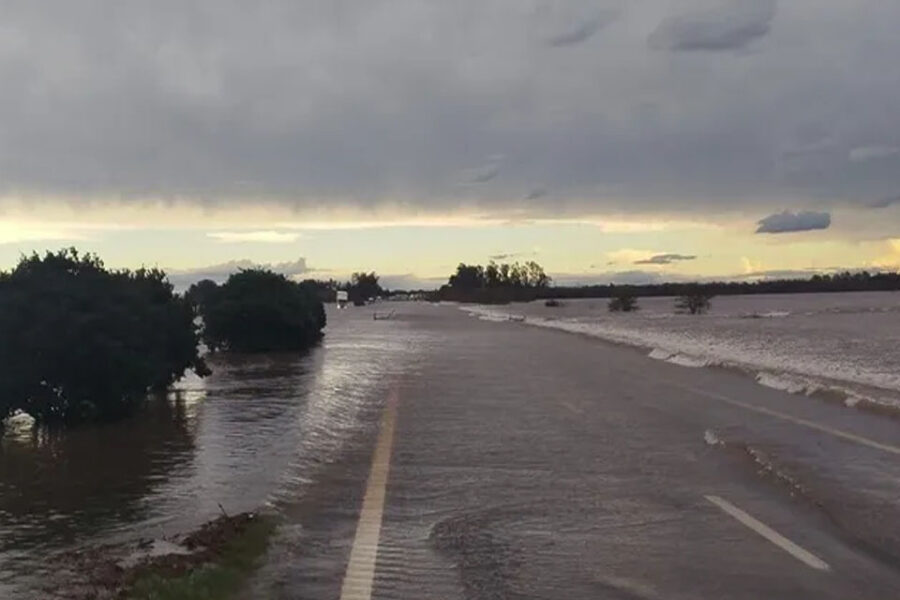 (Mención a Entre Ríos) Inundaciones en Buenos Aires: el Gobierno cerró el puente Zárate-Brazo Largo