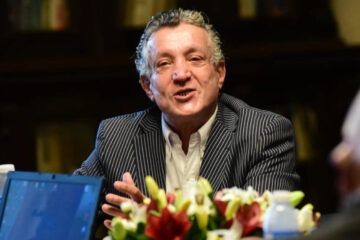 A mis compañeras, compañeros, amigas y amigos