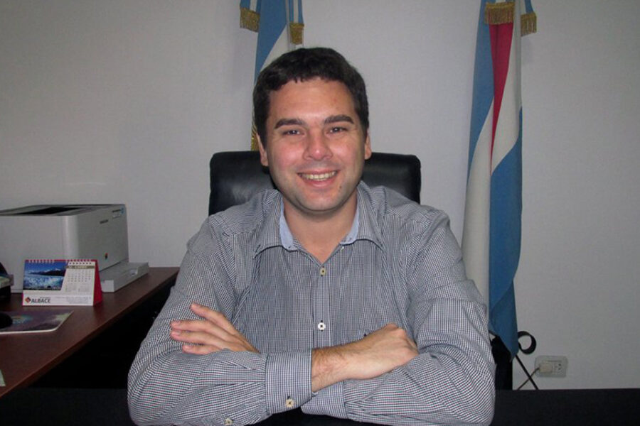 “Si malo es el gringo que nos compra, peor es el criollo que nos vende”